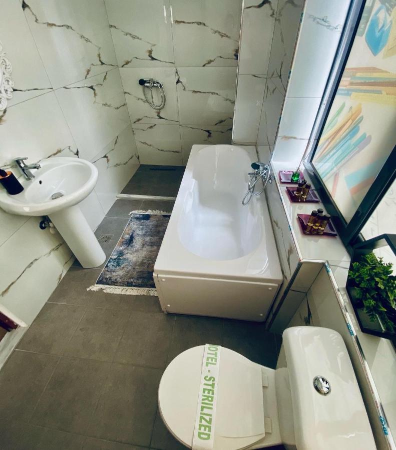 Apartamento Kb Downtown Gjirokastër Exterior foto